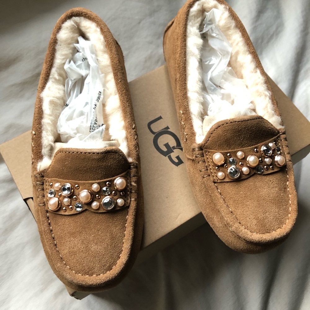 Ugg women’s slippers/moccasins. Size 6. Brand new